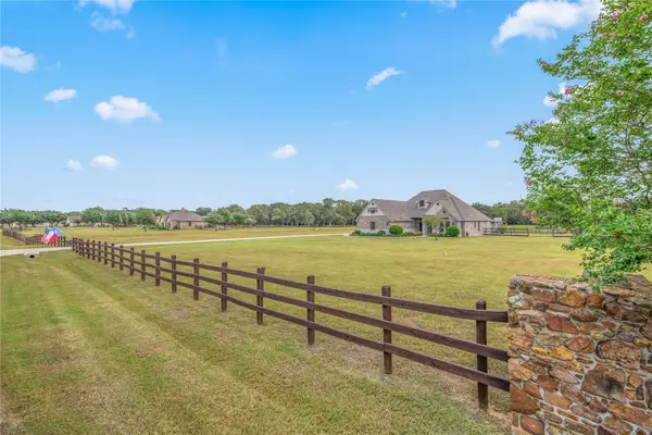 9600 Shadow Creek Trail Nw, Bryan, TX 77808