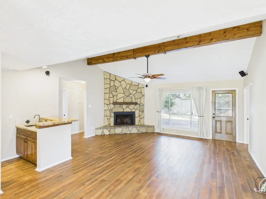 10107 Hollow Canyon Dr, Sugar Land, TX 77498 - Image #2