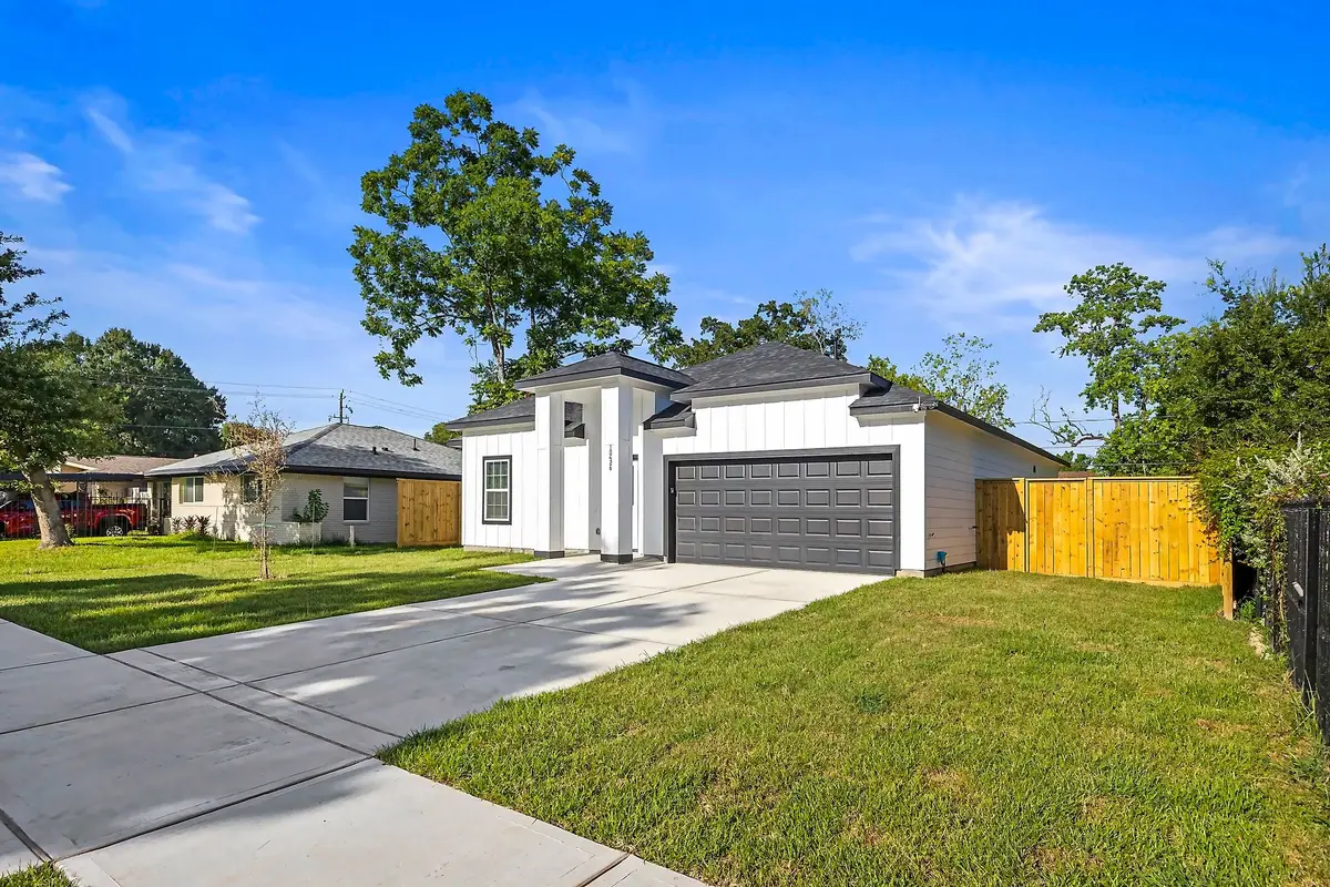 10426 Royal Oaks Drive, Houston, TX 77016 - #1