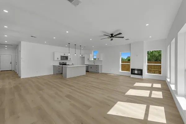 6181 Road 5503, Cleveland, TX 77327