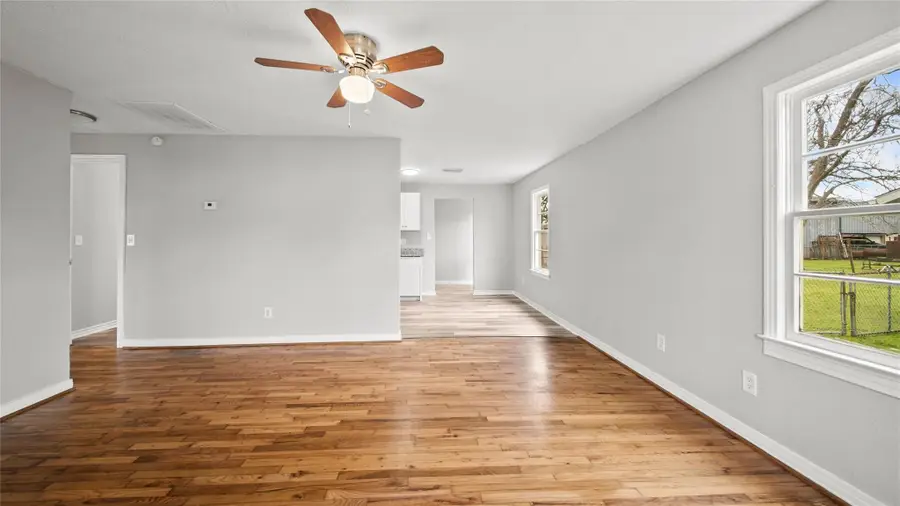 234 E Texas Street, Brazoria, TX 77422 - #3