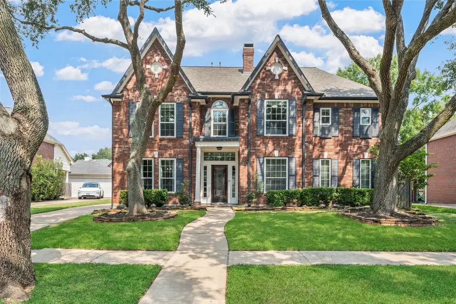 915 Clarenda Falls Drive, Sugar Land, TX 77479 - Image #2