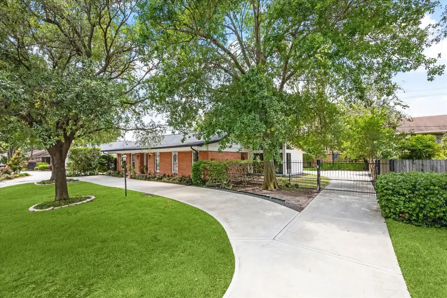 1902 Chimney Rock Road, Houston, TX 77056 - Image #3