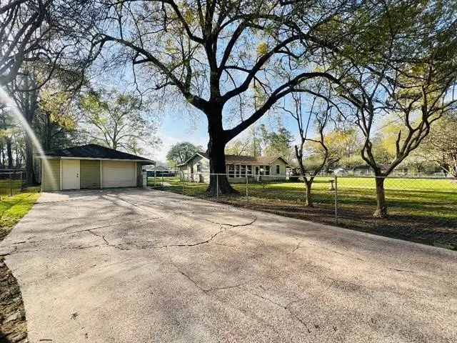 1295 Archie Street, Vidor, TX 77662 - #3