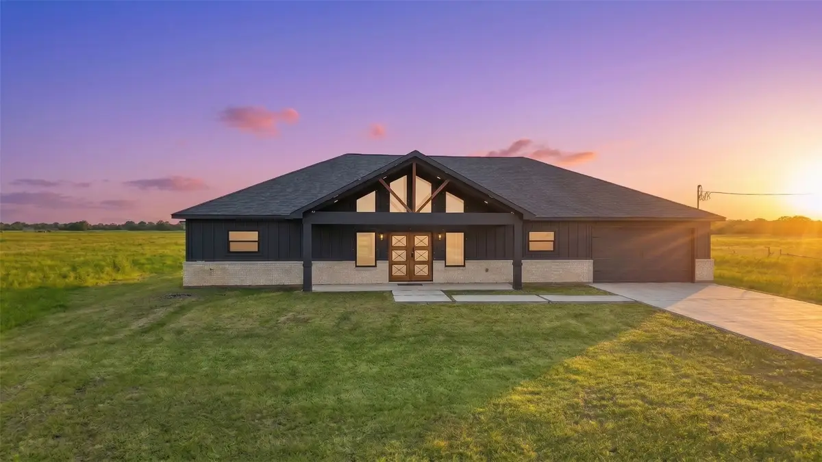 619 Chuckwagon Trail, Angleton, TX 77515 - #1