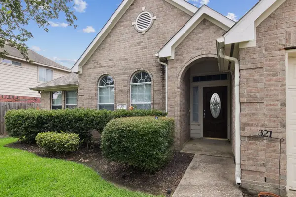 321 Josh Way, La Porte, TX 77571