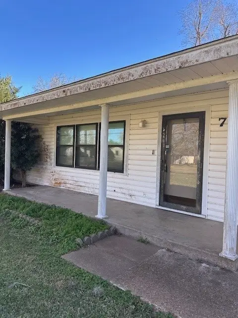 701 Blair Street, West Columbia, TX 77486