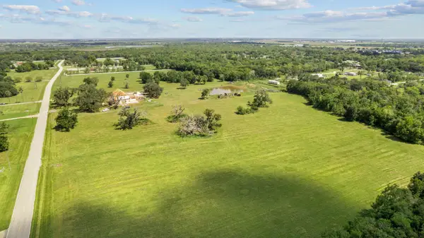 16511 Sun Valley Lane, Rosharon, TX 77583