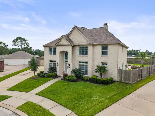 137 Bending Brook Lane, Dickinson, TX 77539