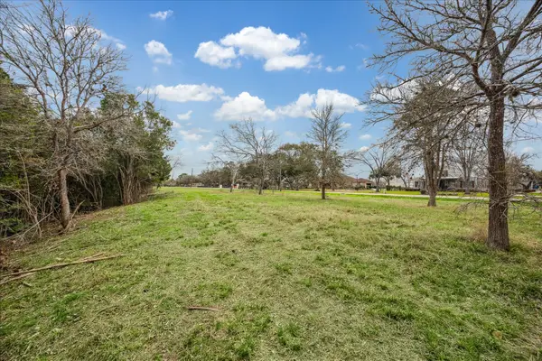 19511 Old Galveston Road, Webster, TX 77598
