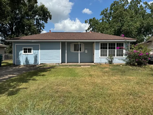 2819 Thomas Avenue, Pasadena, TX 77506
