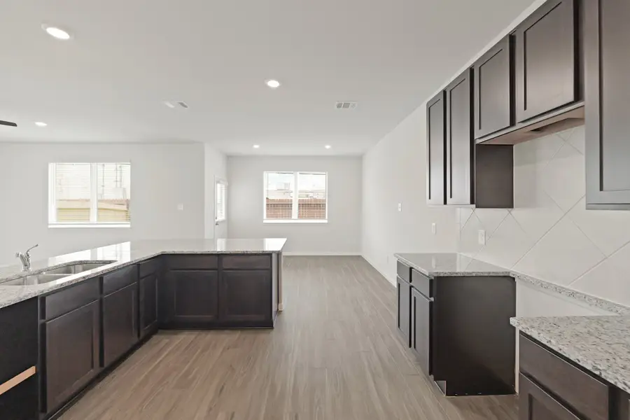 2206 Thorpe Grove Court, Houston, TX 77090 - Image #2