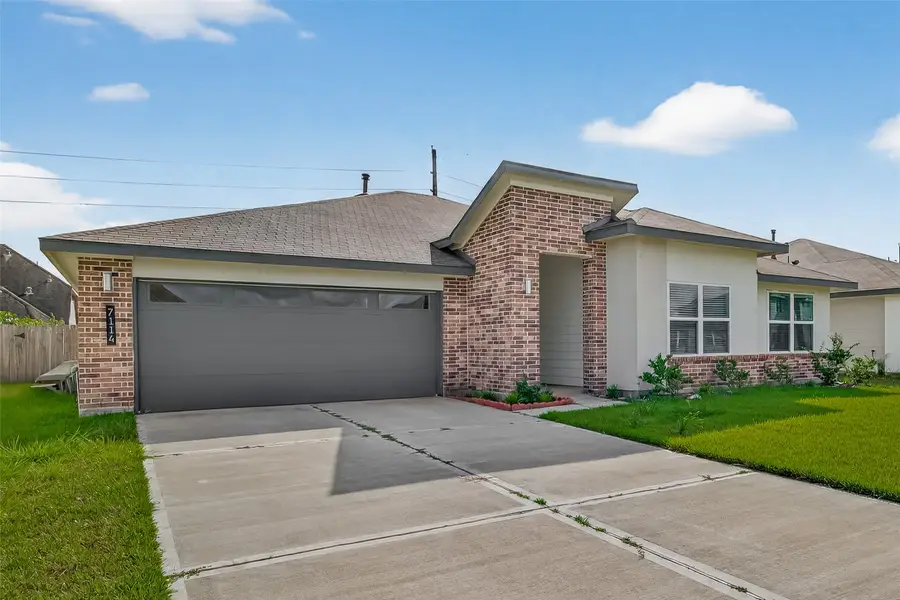 7114 Whispering Leaf Street, Richmond, TX 77469 - Image #2