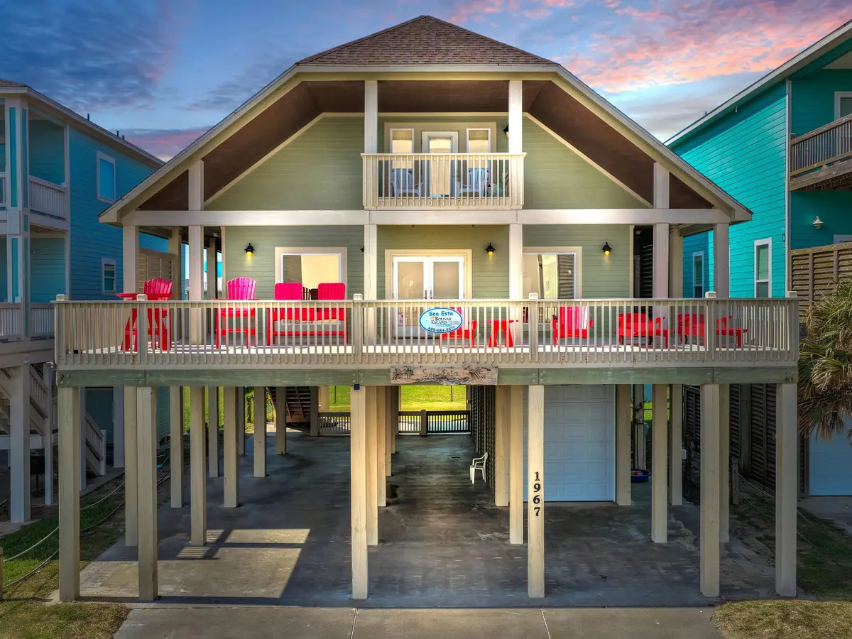 1967 Avenue J, Crystal Beach, TX 77650 - Image #1