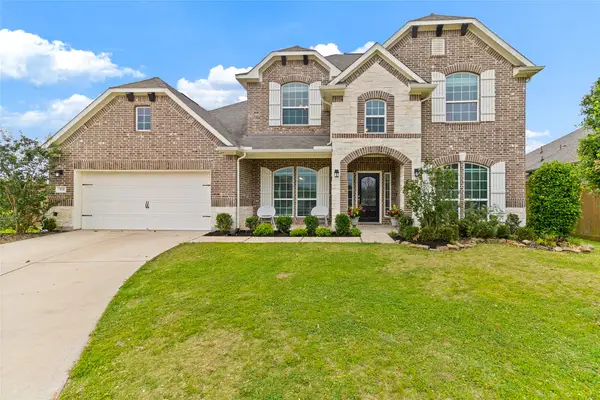 308 Bentside Place, Clute, TX 77531