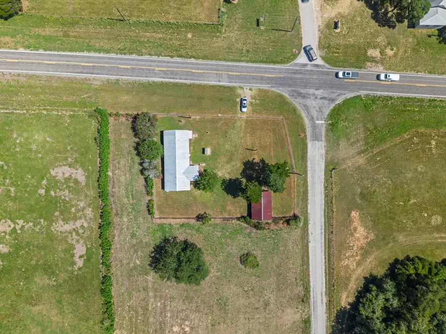 7033 Fm County Road 957, Schulenburg, TX 78956 - #2