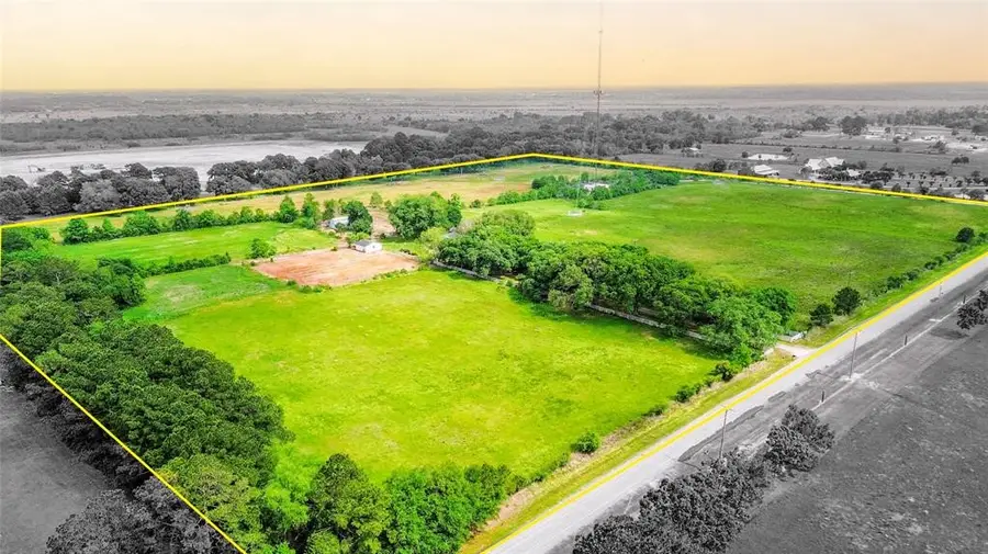 15869 Brush Island Road, Nome China, TX 77622 - Image #2