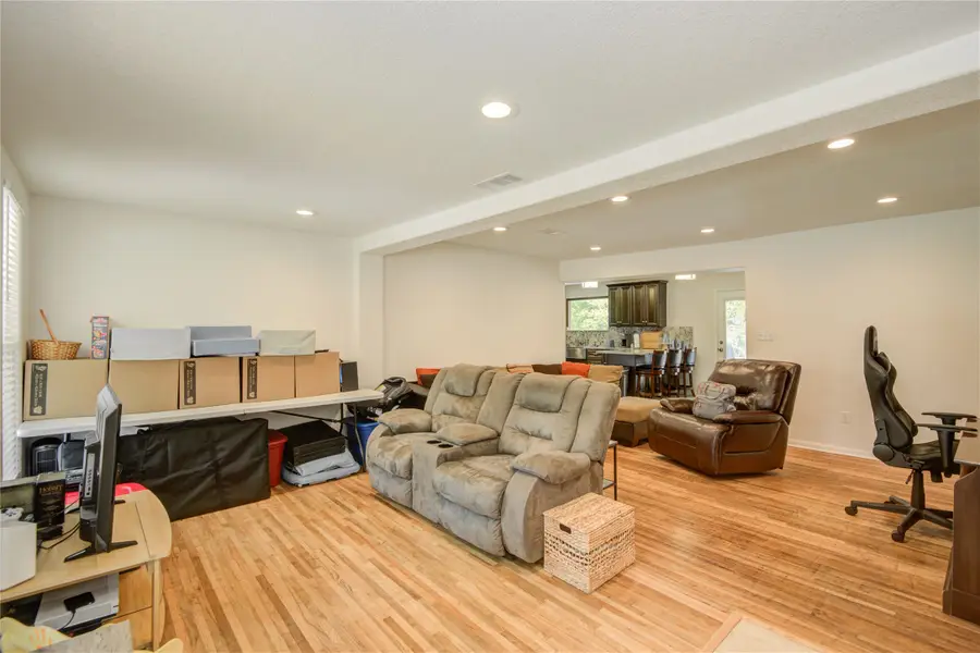 103 Jasmine Street, Lake Jackson, TX 77566 - Image #3