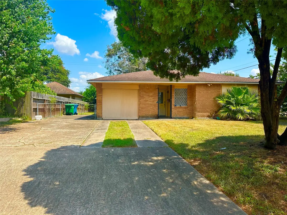 5502 Mackinaw Street, Houston, TX 77053 - #1
