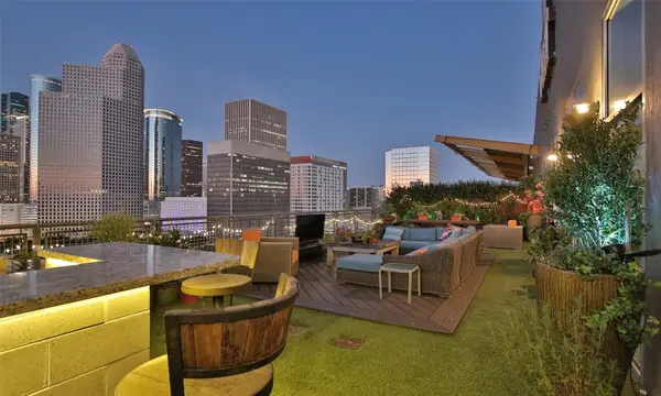 2000 Bagby Street #15401, Houston, TX 77002