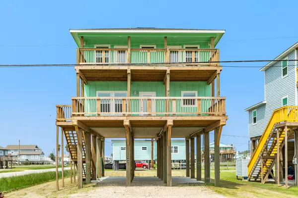 344 Thunder Road, Surfside Beach, TX 77541