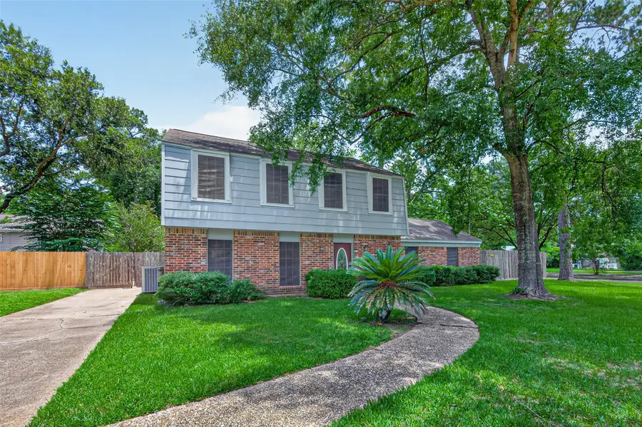 2239 Parkdale Drive, Houston, TX 77339 - #2