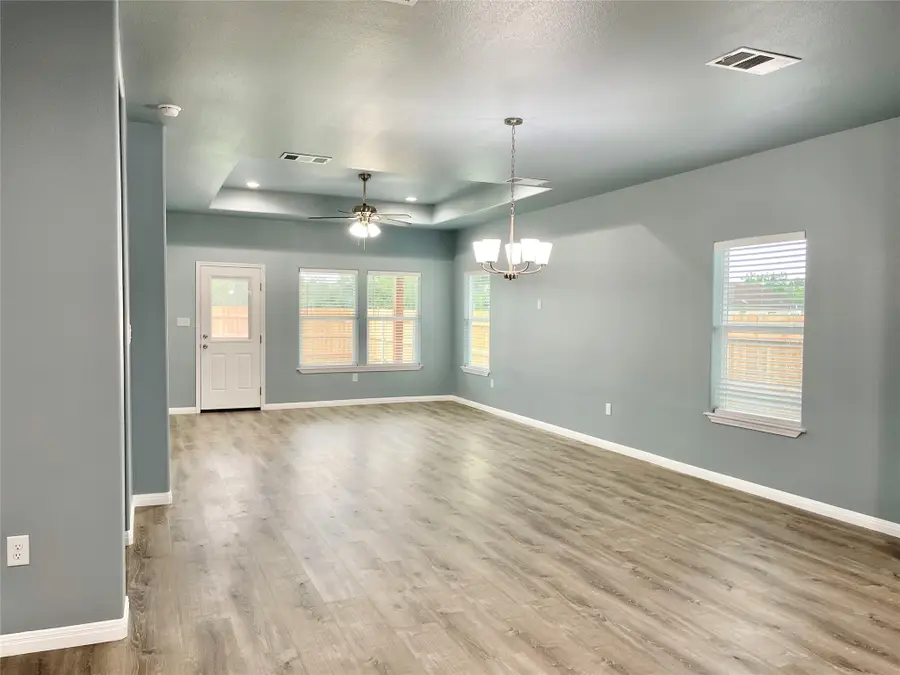 982 S Navarro, Giddings, TX 78942 - #3