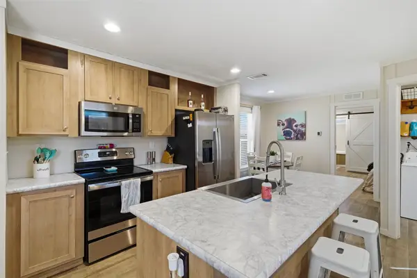 135 Lear Lane, Pearland, TX 77581