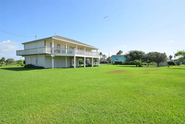 960 Alberdie Drive, Crystal Beach, TX 77650