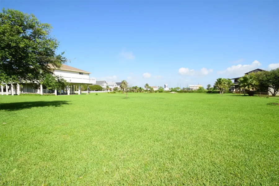 960 Alberdie Drive, Crystal Beach, TX 77650 - Image #2