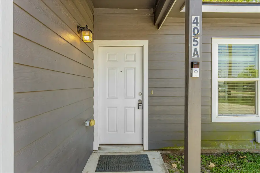 405 W Worsham Street, Willis, TX 77378 - #2