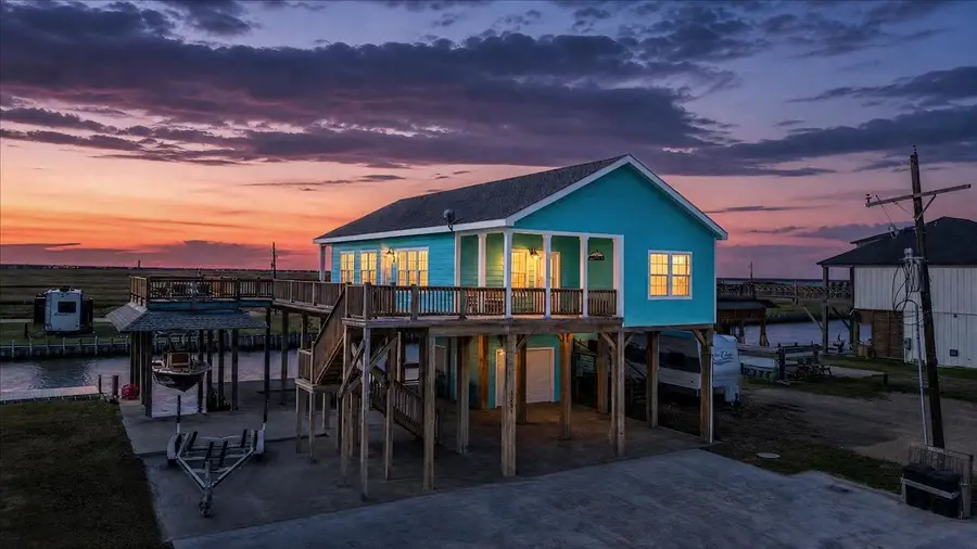 1231 N Stingaree Drive, Crystal Beach, TX 77650 - #3
