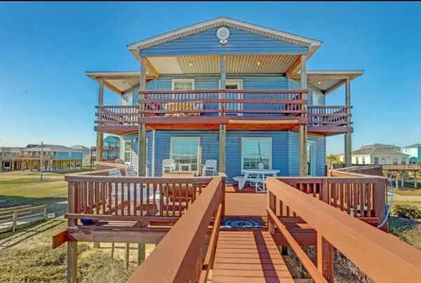 601 Wave Court, Surfside Beach, TX 77541