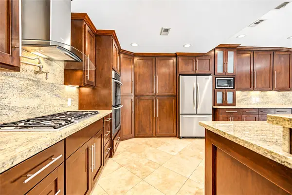 703 Oriole Lane, Pasadena, TX 77502