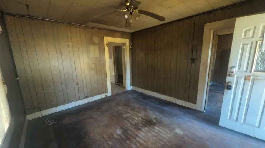 1111 Austin Street, Jacksonville, TX 75766 - Image #2