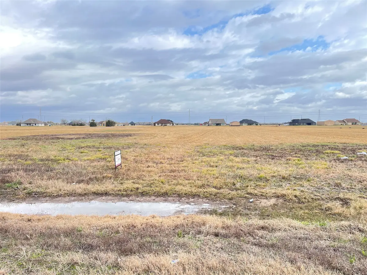 590 Longhorn Trail, Angleton, TX 77515 - Image #1