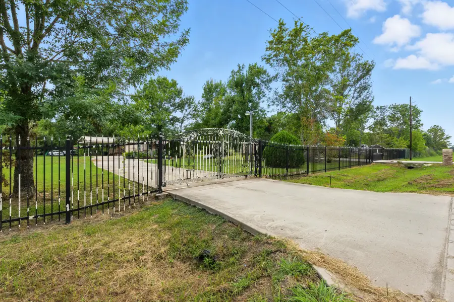 368 County Road 4891, Dayton, TX 77535 - Image #2