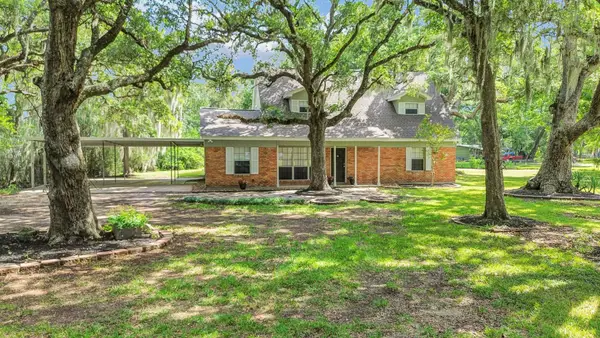 432 Robinson Road, Oyster Creek, TX 77541