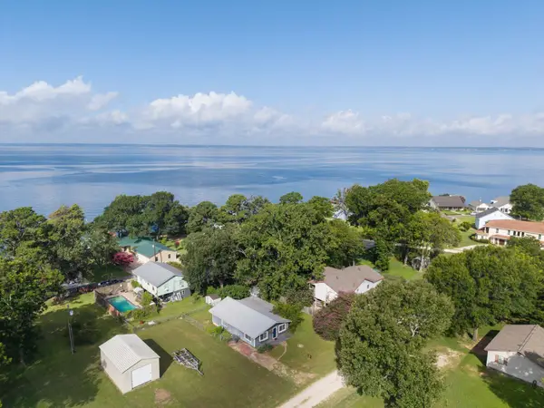 297 Vicki Drive, Livingston, TX 77351