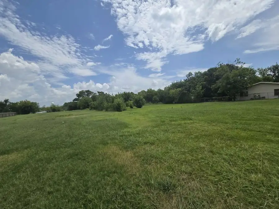 1616 W Texas Avenue, Baytown, TX 77520 - #2