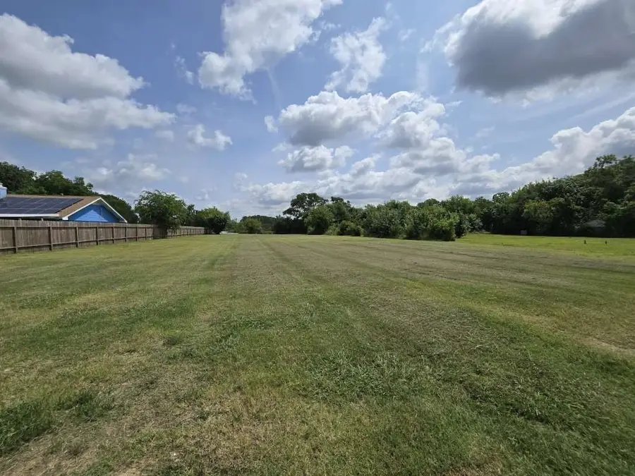 1616 W Texas Avenue, Baytown, TX 77520 - #3