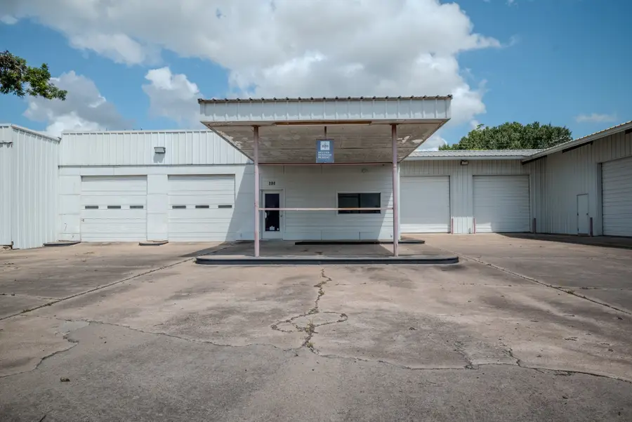 619 E Jackson Street, El Campo, TX 77437 - Image #2