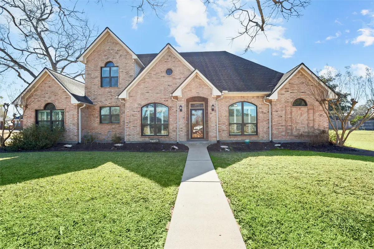 215 Ridgemont Drive, Alvin, TX 77511 - #1