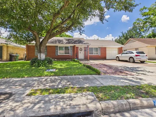 113 W Riverwood Drive, Houston, TX 77076
