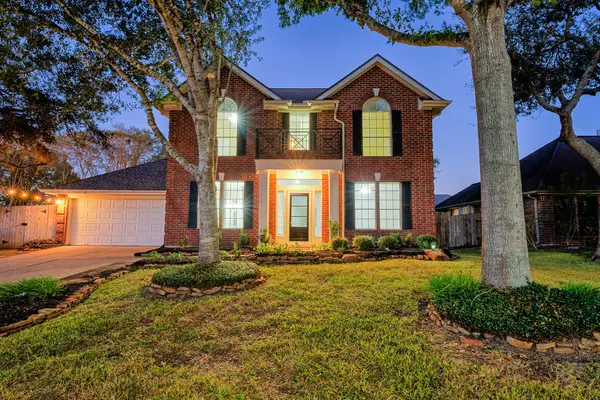 1811 Oakbrook Circle, Pearland, TX 77581