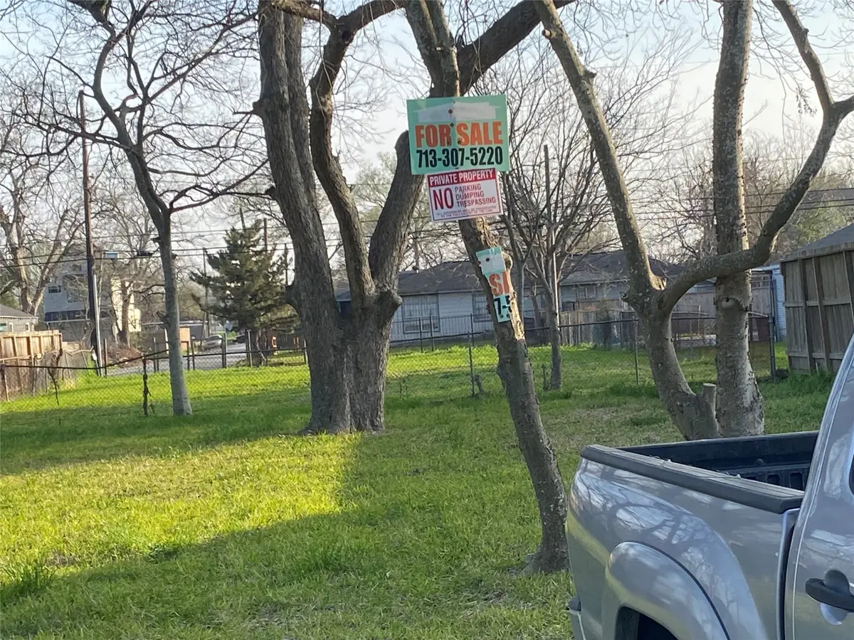 1208 E 34th Street, Houston, TX 77022 - Image #1