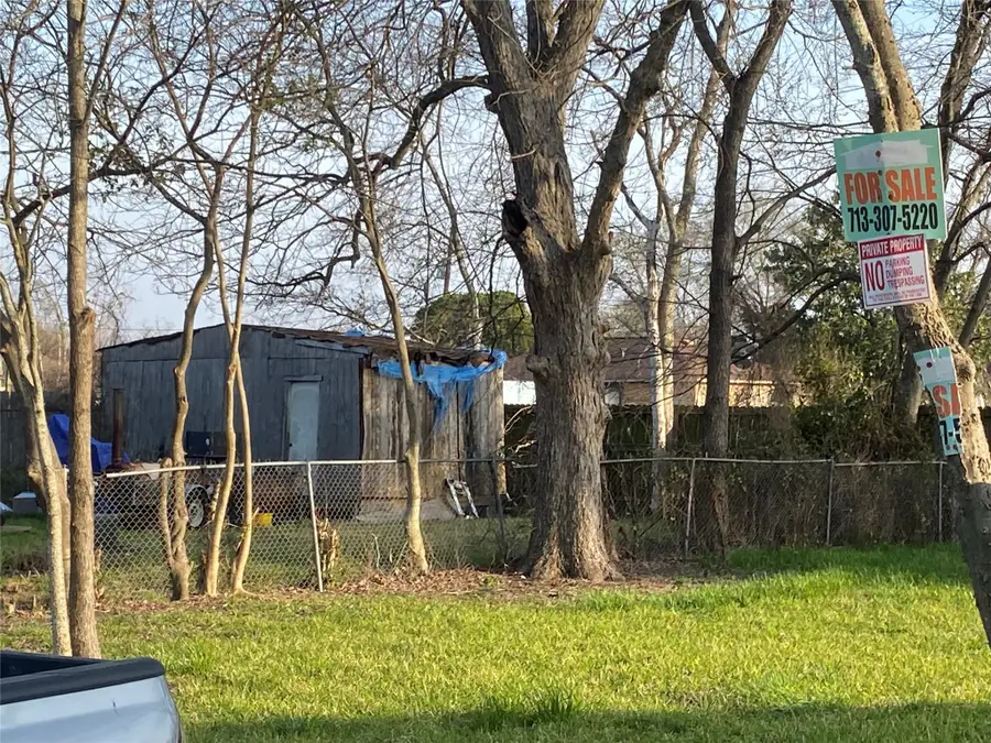 1208 E 34th Street, Houston, TX 77022 - Image #2