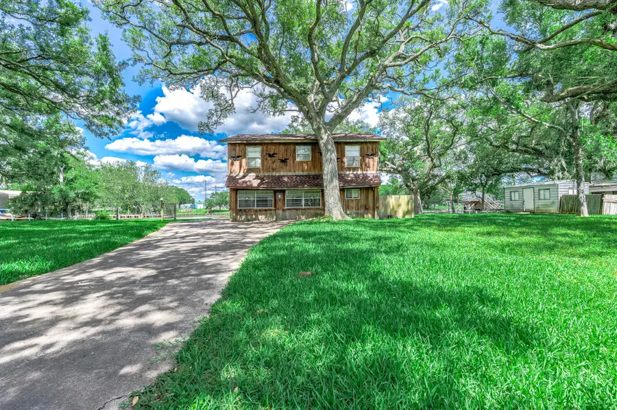 875 Private Road 652, Sargent, TX 77414 - Image #3