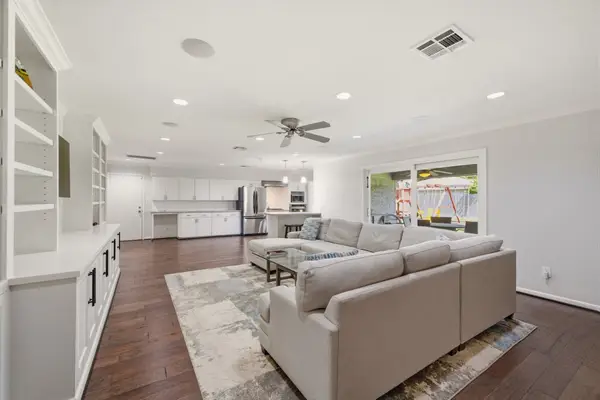 5434 Valkeith Drive, Houston, TX 77096