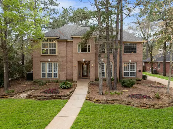 75 N Floral Leaf Circle, The Woodlands, TX 77381-6258